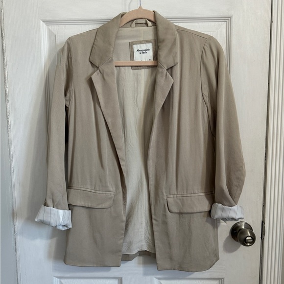 A&F Cream/Tan Drapey Blazer - Picture 2 of 6